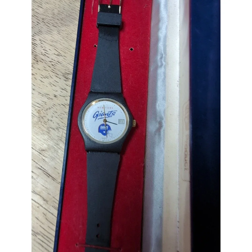 New York Giants Watch Bradley Quartz NFL Licensed Hard Case Needs‎ Battery.